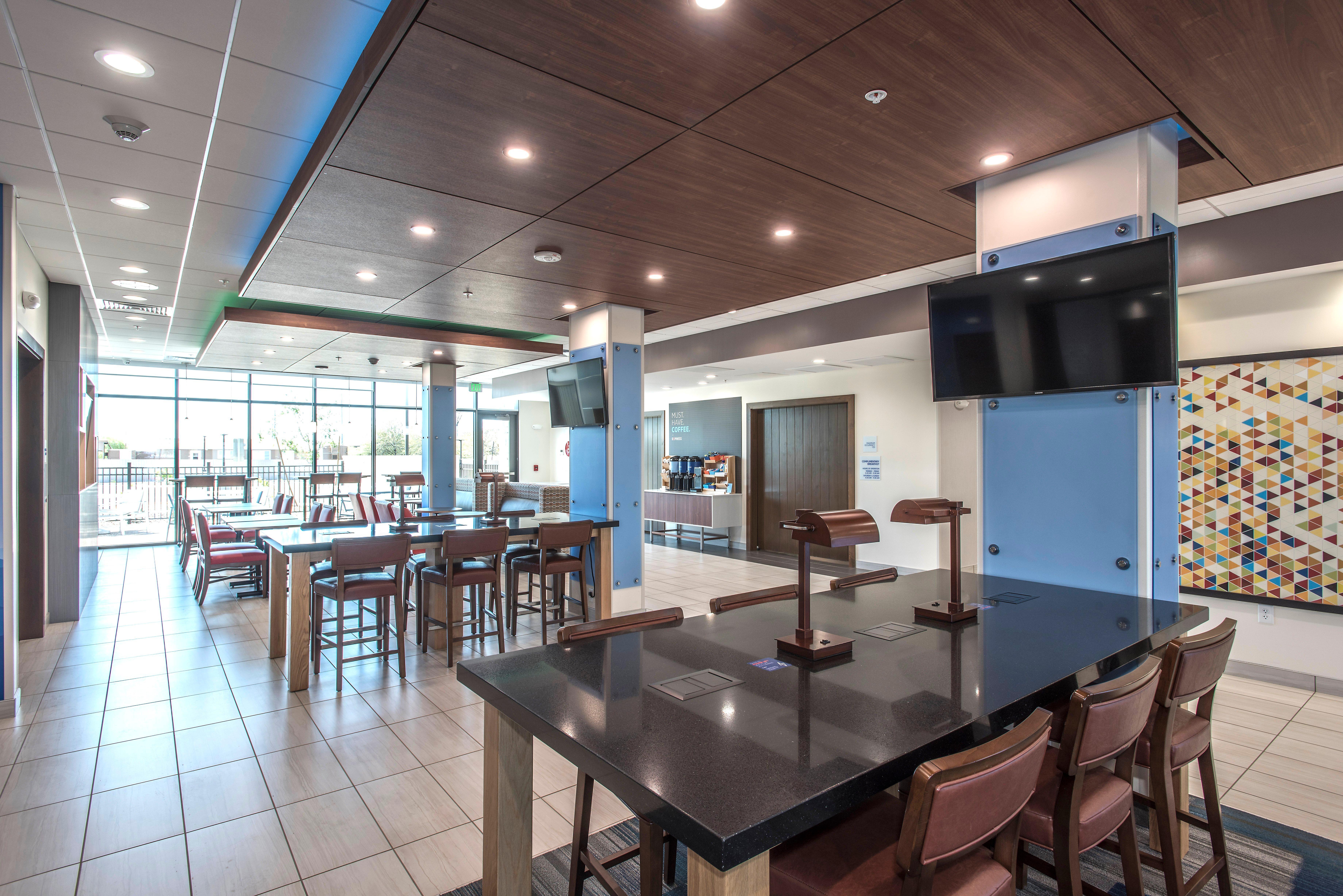 Holiday Inn Express & Suites - Phoenix North - Happy Valley By Ihg Ngoại thất bức ảnh
