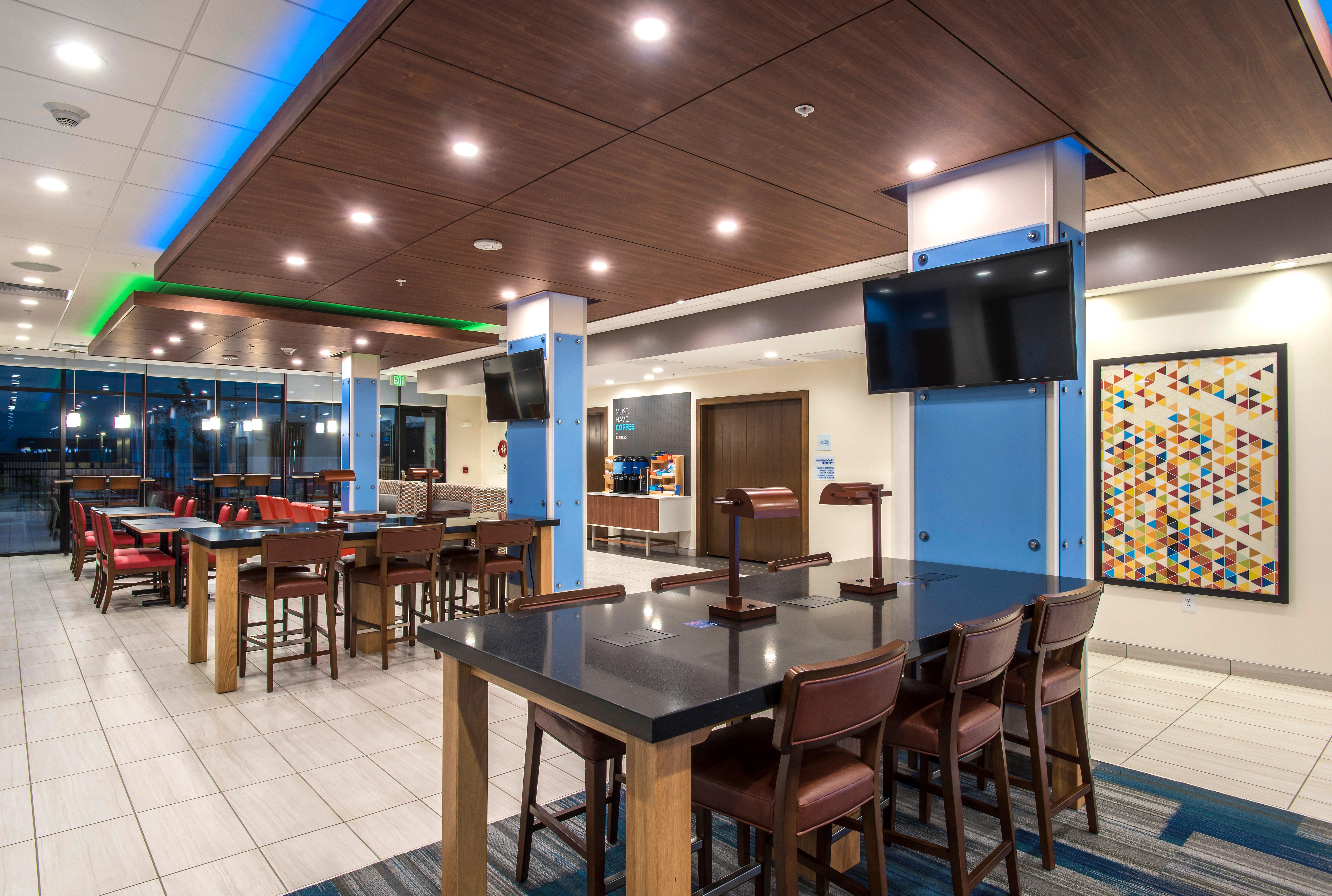 Holiday Inn Express & Suites - Phoenix North - Happy Valley By Ihg Ngoại thất bức ảnh